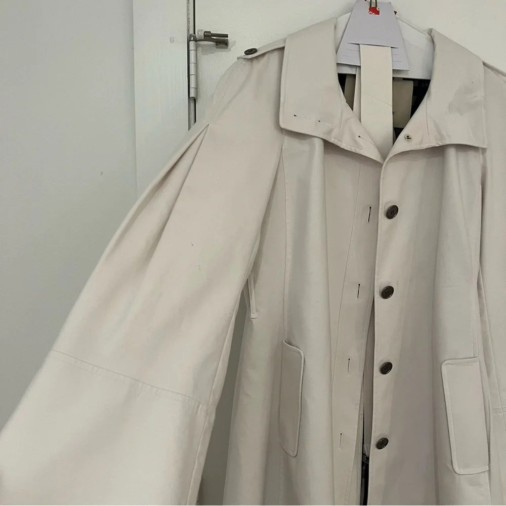 Burberry Trench Classic Cream with Belt - Picture 2 of 14